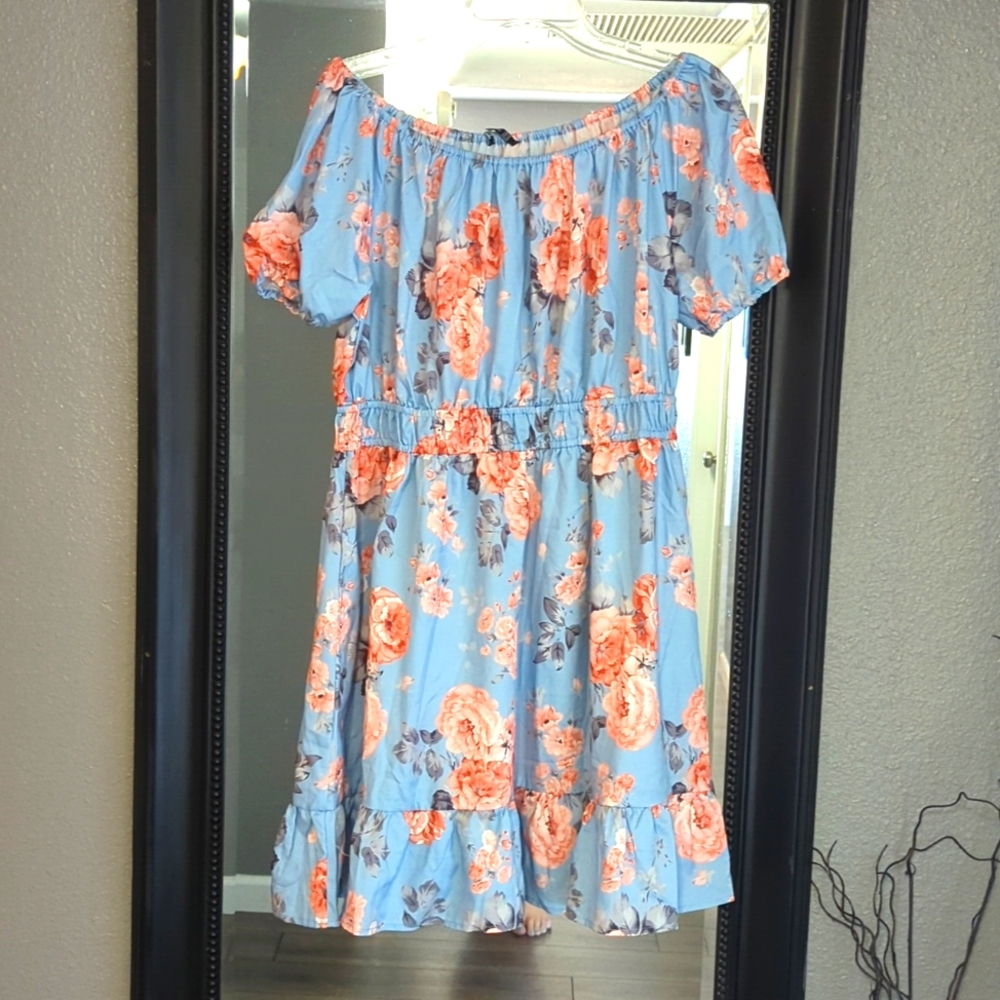 NWT Off the Shoulder midi Dress